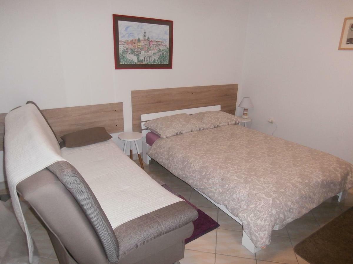 Gabi Apartament *